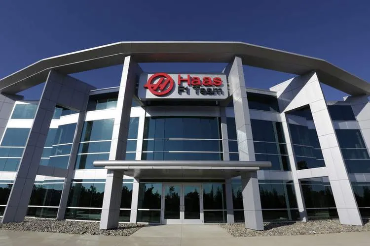 haas f1 factory kannapolis 2015 fotoshowbigimage 4931fe65 883171
