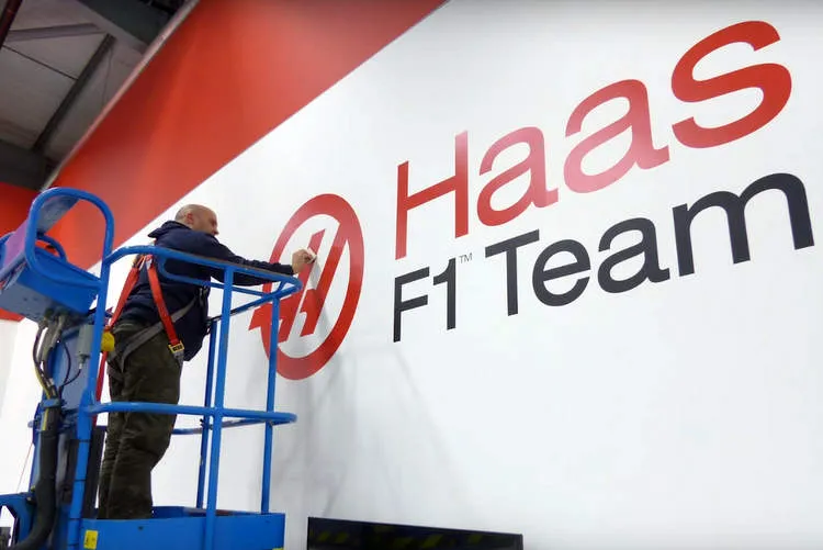 haas f1 team factory