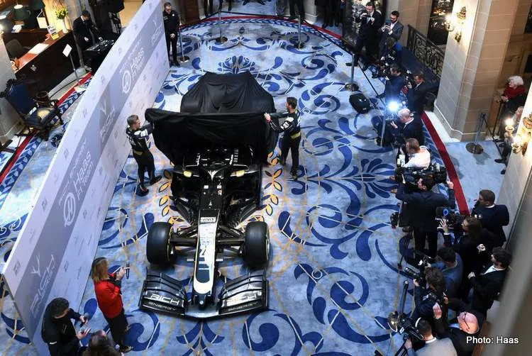 haas f1 team launch rich energy 209