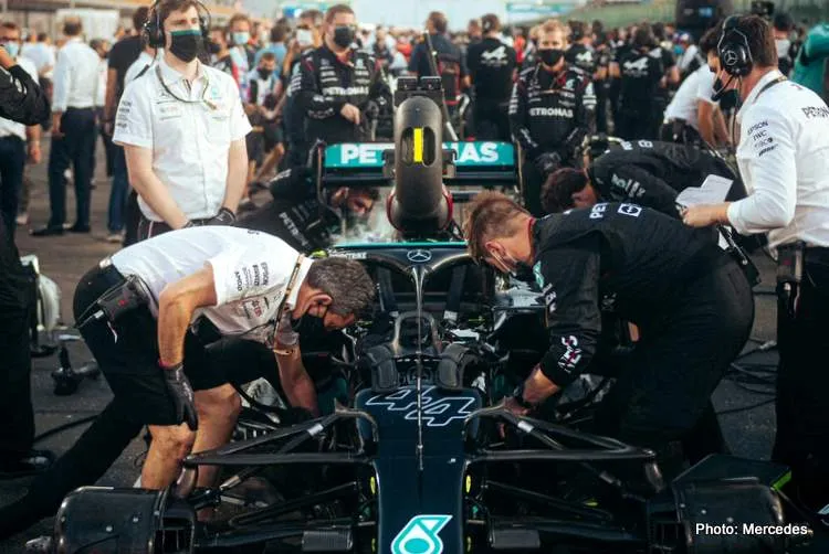 hamilton beast spicy rocket engine mercedes qatar