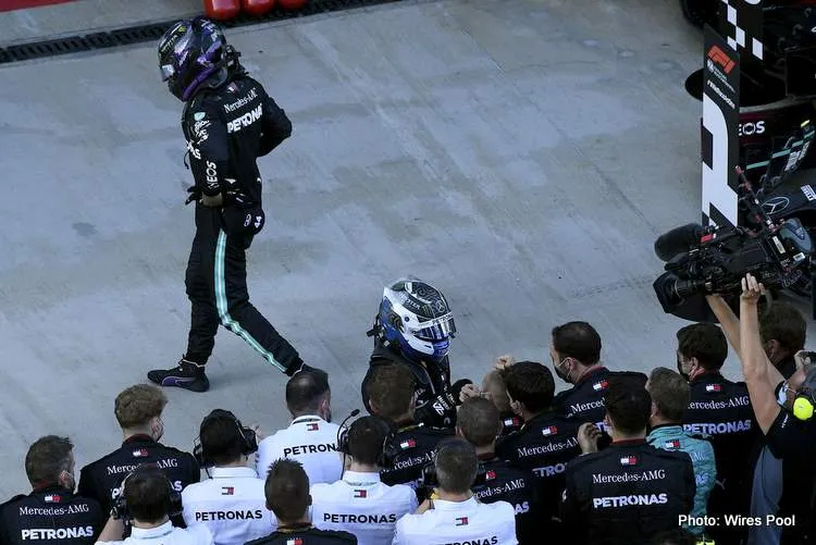 hamilton bottas parc ferme sochi 2020