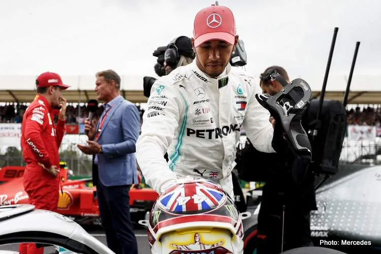 hamilton britishness helmet flag silverstone