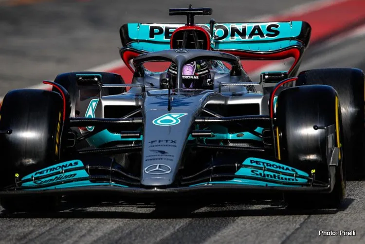 hamilton mercedes barcelona test 2022 f1