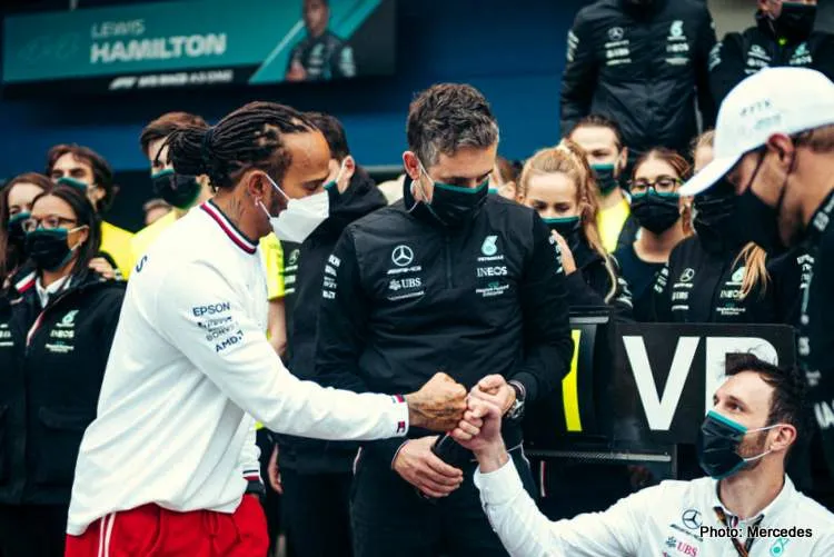 hamilton turkish grand prix bottas team celebrate