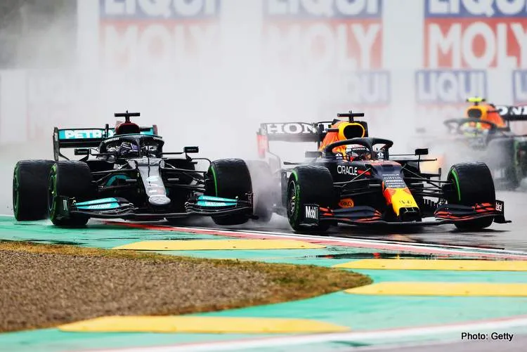 hamilton verstappen crash collide imola 2021 rain