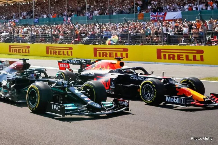hamilton versttapen racing incident before crash