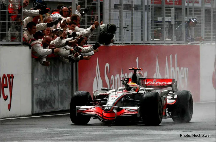 hamilton wins 2008 british f1 gp