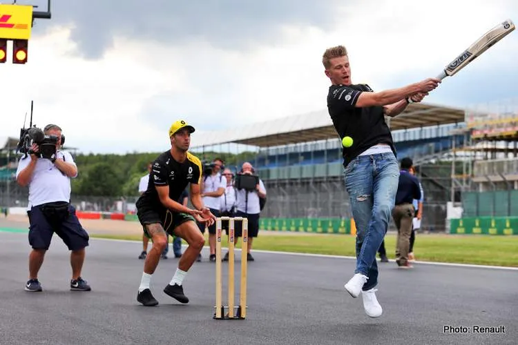 hulkenberg cricket ricciardo 2019 silverstone renault f1