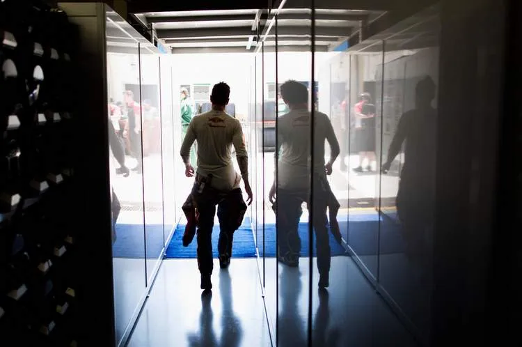 jaime alguersuari f1 grand prix brazil practice kqykf z 7j1x