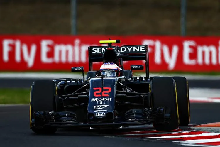 jensonbuttonf1grandprixhungarypracticey54cgfyzkg x