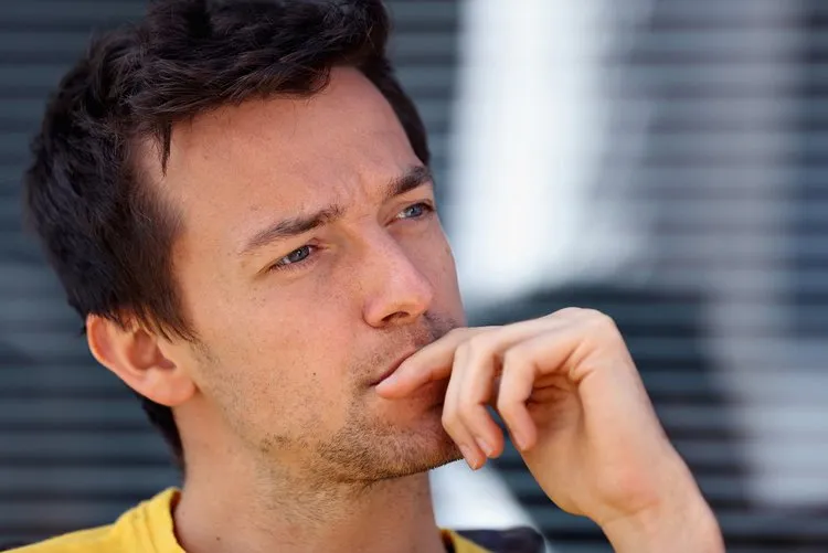 jolyonpalmerf1grandprixrussiapreviewsazmngw21s8hx