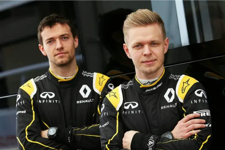 kevin magnussen jolyon palmer renault laf1