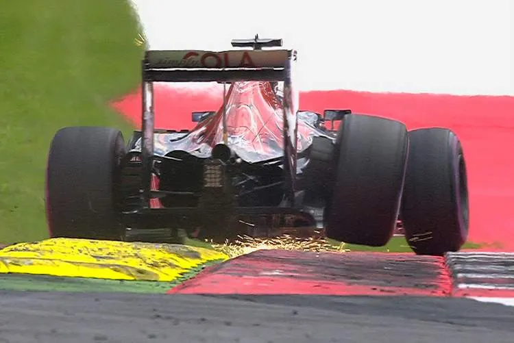 kvyat crash