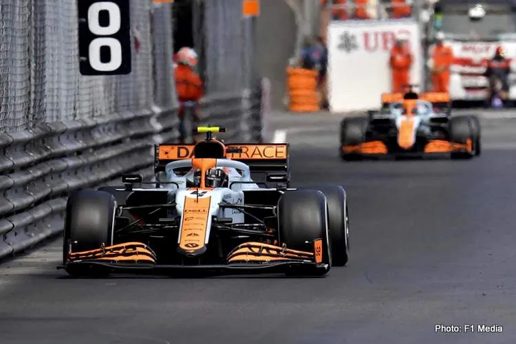 lando norris daniel ricciardo mclaren wires pool