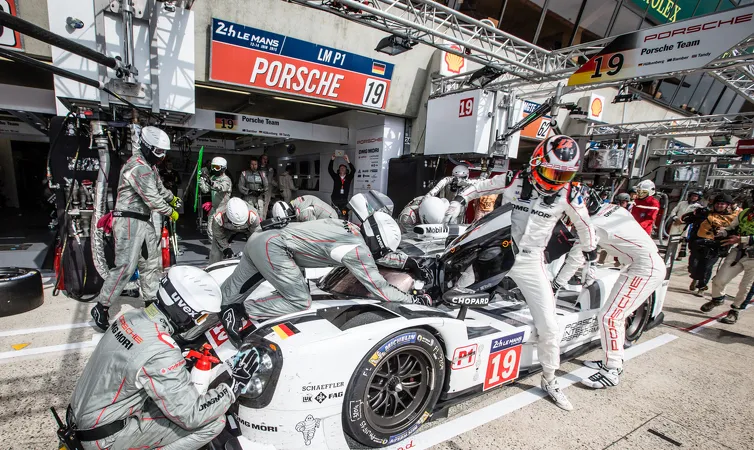 lemans 24 hours of le mans 2015 pit stop for 19 porsche team porsche 919 hybrid nico hulke