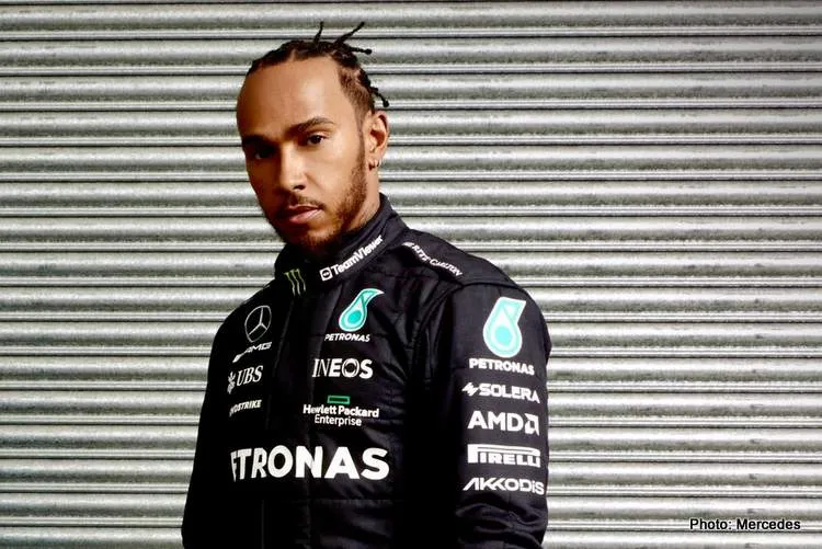 lewis hamilton 2023 f1 mercedes contract wolff