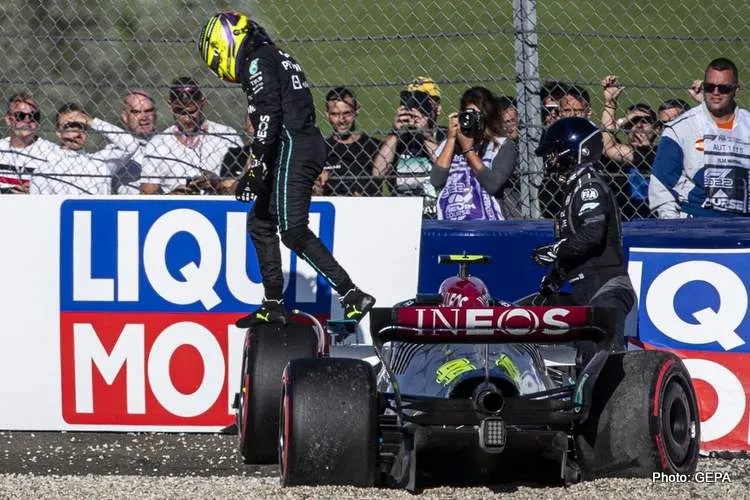 lewis hamilton austria qualifying crash