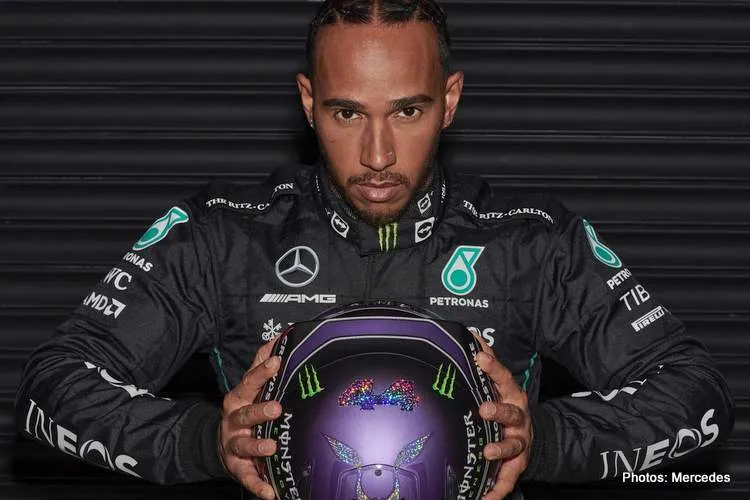 lewis hamilton betting favourite for 2022 world f1 title