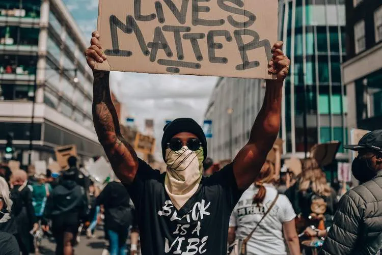 lewis hamilton black lives matter poster protest 001