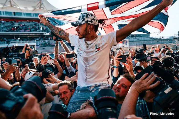 lewis hamilton british flag 001