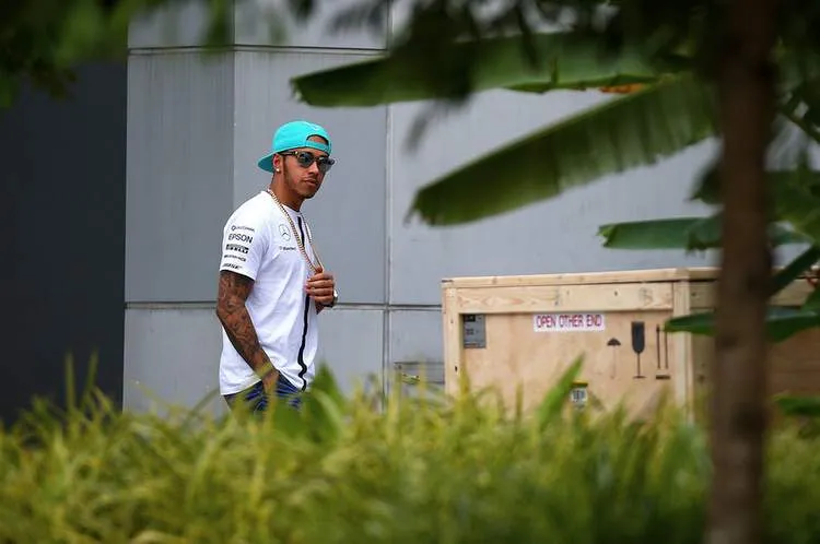 lewis hamilton f1 grand prix malaysia practice hqwpsqpkuux