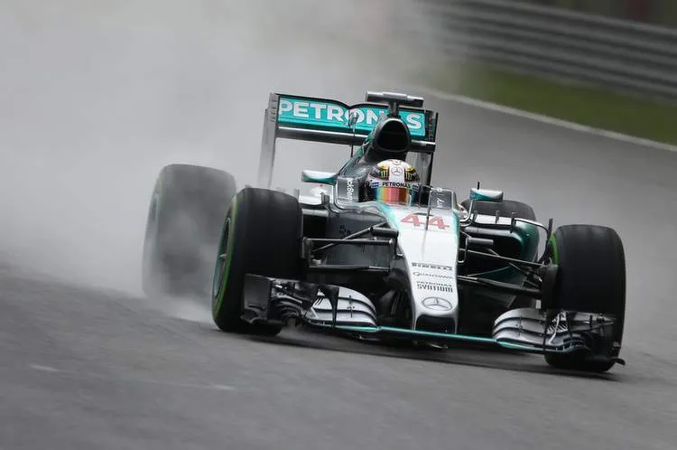 lewis hamilton f1 grand prix malaysia qualifying 4nqo8za9h0ax