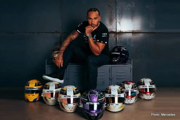 lewis hamilton helmets 002