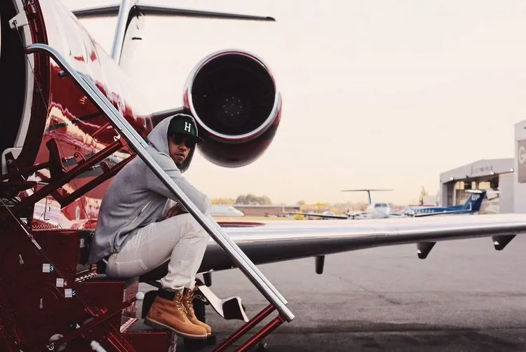 lewis hamilton jet