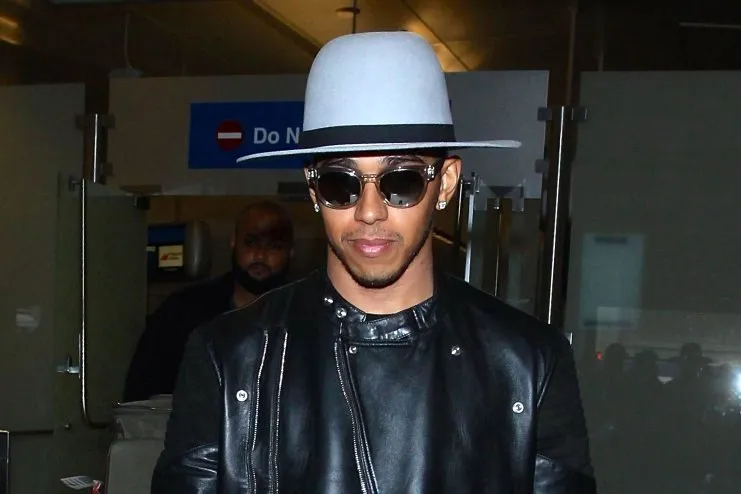 lewis hamilton lewis hamilton arriving flight agloqxmvs6nx
