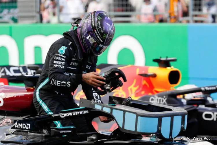 lewis hamilton mercedes parc ferme