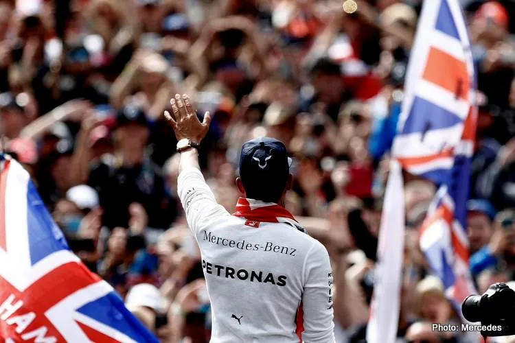 lewis hamilton mercedes vf1 001
