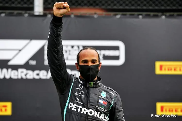 lewis hamilton salute