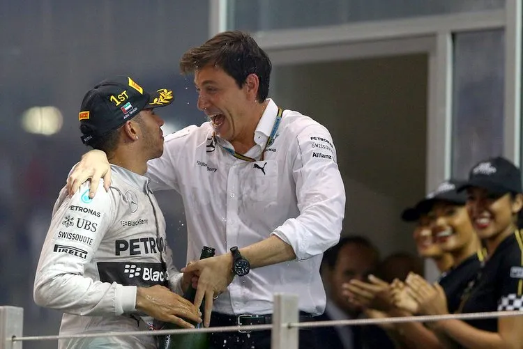 lewis hamilton toto wolff f1 grand prix abu i784l3monj x