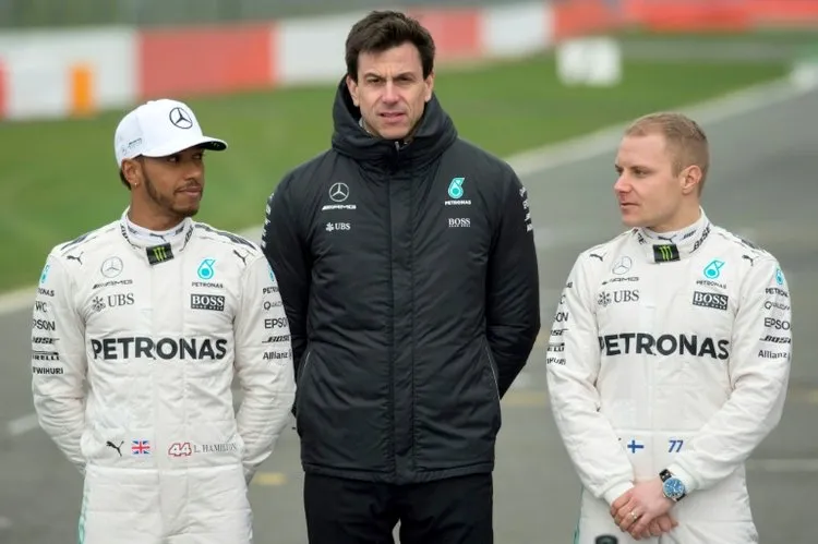 lewis hamilton toto wolff valtteri bottas
