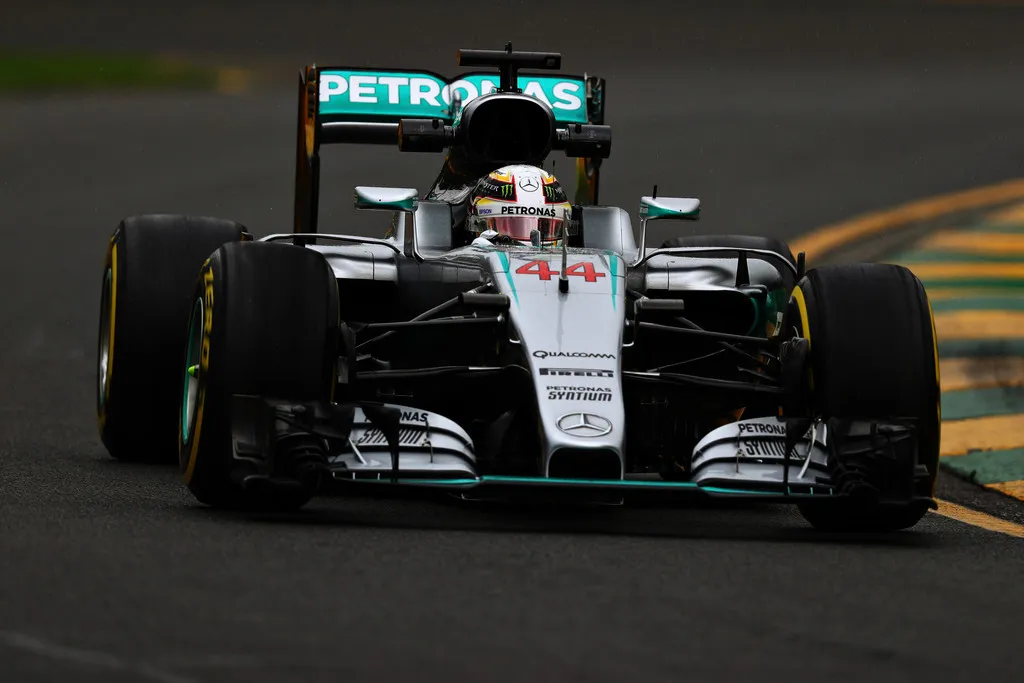 lewishamiltonaustralianf1grandprixpracticevwgluqaadsax