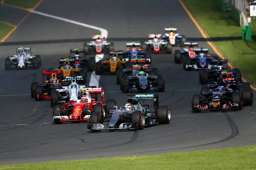 lewishamiltonaustralianf1grandprixstart
