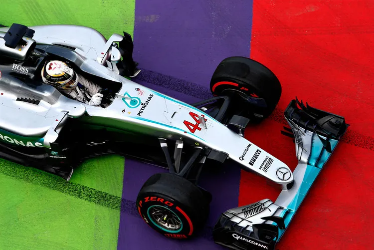 lewishamiltoneuropeanf1grandprixqualifyingrrx9udrf03hx