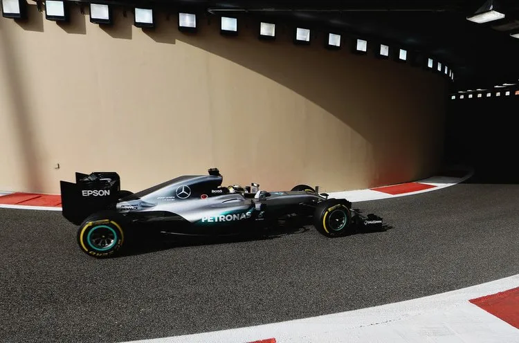 lewishamiltonf1grandprixabudhabipractice m1wvzuwcevx