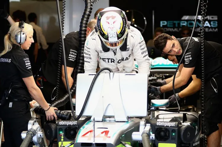 lewishamiltonf1grandprixabudhabipracticehttot8hnucfx