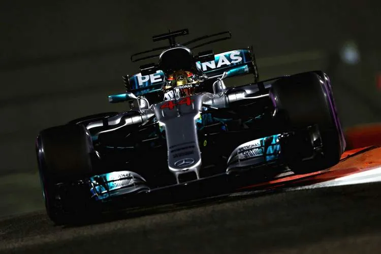 lewishamiltonf1grandprixabudhabipracticewdiqh0gunjqx