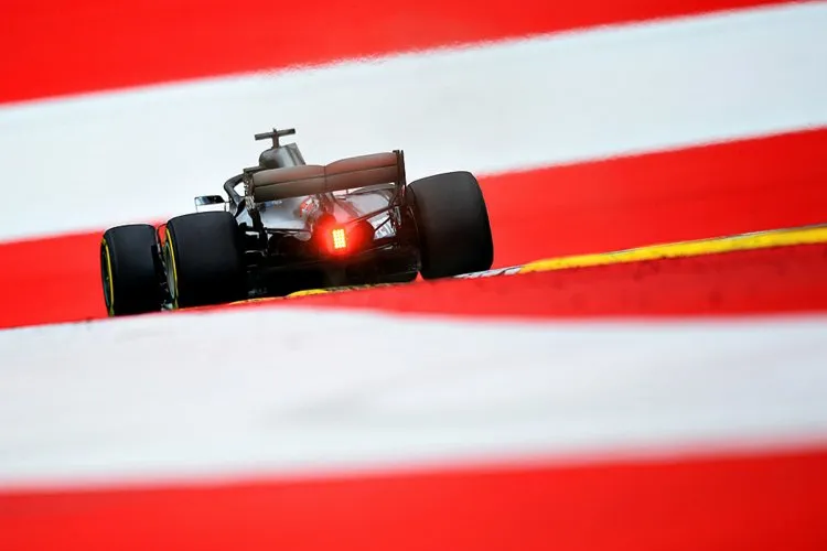 lewishamiltonf1grandprixaustriapracticeybwax4gqr7yx