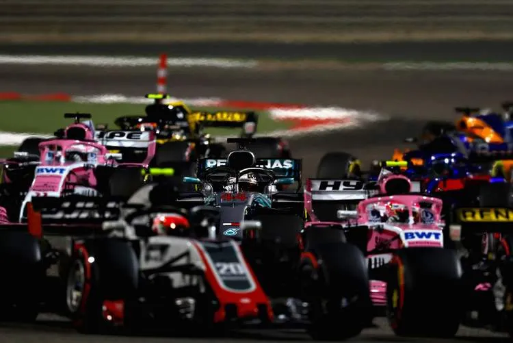 lewishamiltonf1grandprixbahrain9fif3zta5tzx