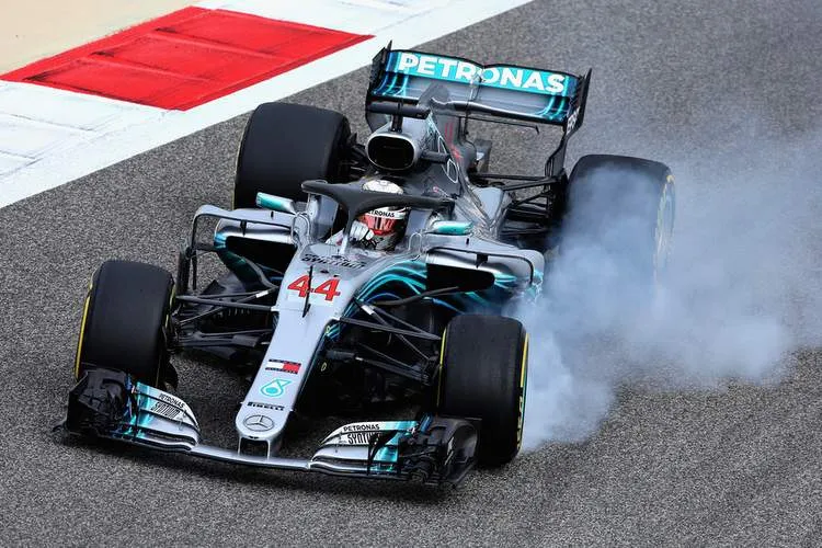 lewishamiltonf1grandprixbahrainpractice7zszcukr7tcx