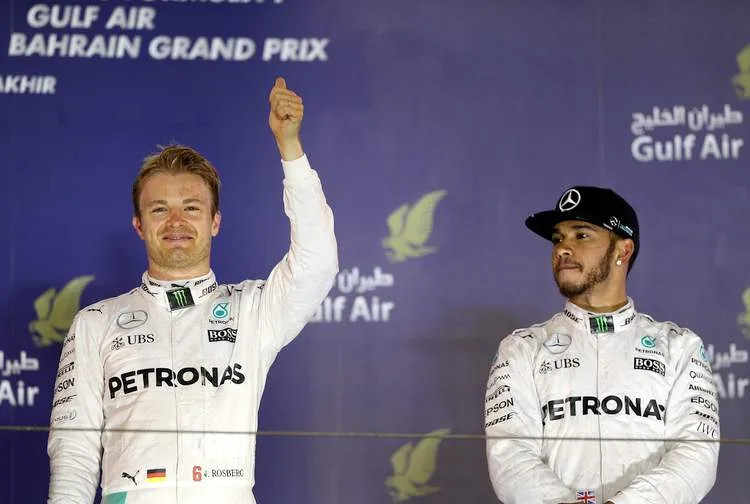 lewishamiltonf1grandprixbahrainrosberg 001