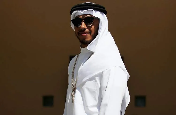 lewishamiltonf1grandprixbahrainwirarx62 exx