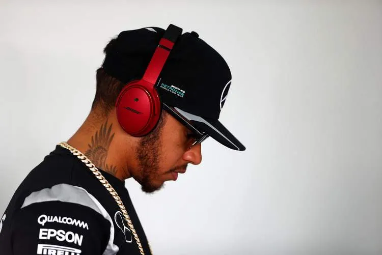 lewishamiltonf1grandprixbahrainzyq za3p3ghx