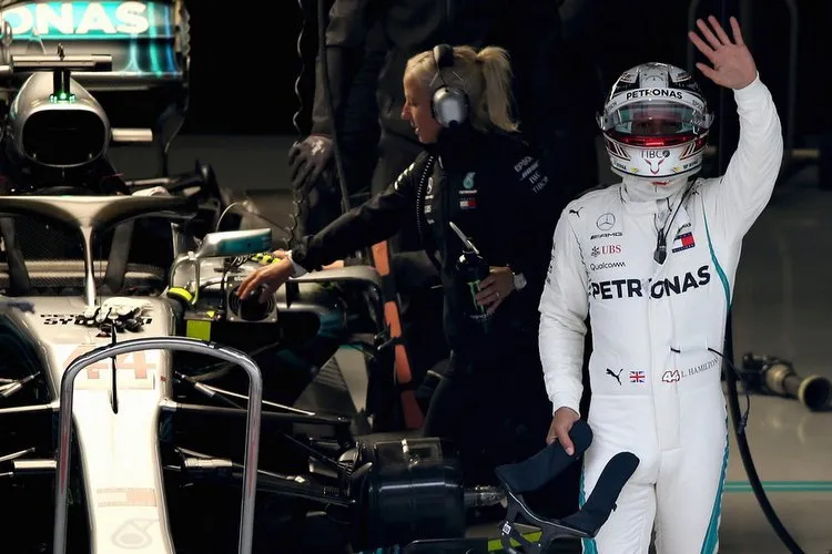 lewishamiltonf1grandprixchinaqualifying94oupjr e0hx