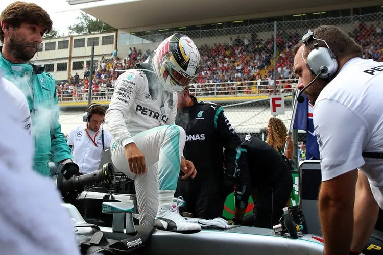 lewishamiltonf1grandprixitalybfi9effjyqkx