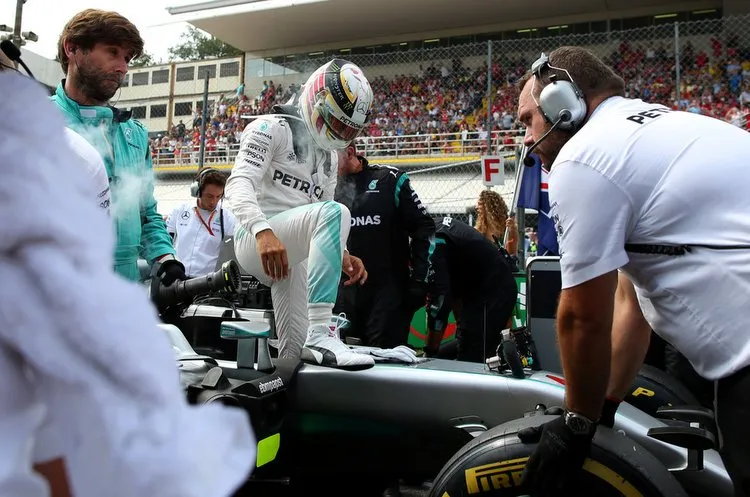 lewishamiltonf1grandprixitalybfi9effjyqkx