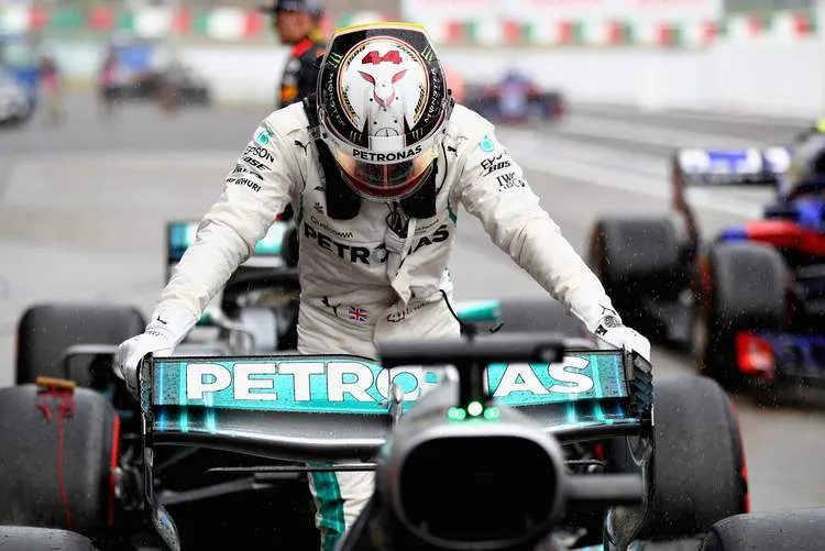 lewishamiltonf1grandprixjapanqualifying zi0nij s6yx